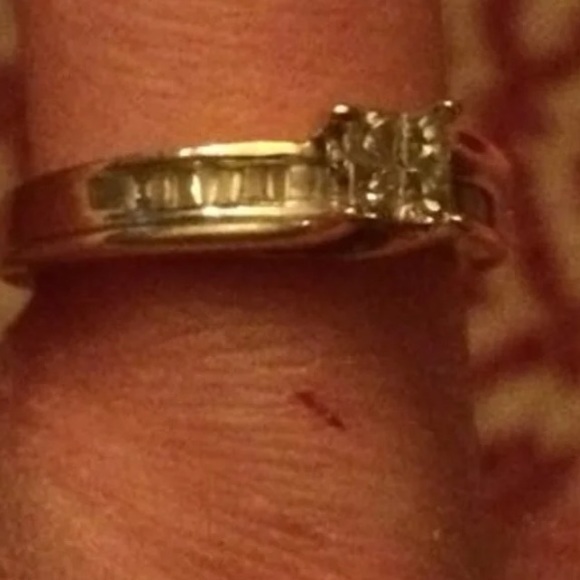 Diamond  ring - Picture 2 of 4